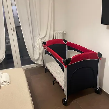 Stepahouse Zona San Paolo Elegante Bilocale A 2 Minuti Dalla Metro B 罗马