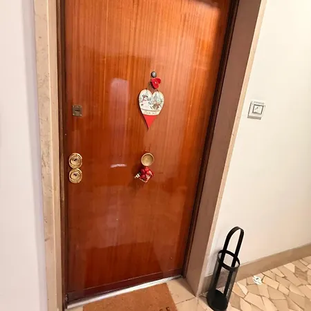 Stepahouse Zona San Paolo Elegante Bilocale A 2 Minuti Dalla Metro B Apartmán